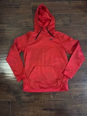 Nike Dri Fit Mens Therma Storm Hoodie Red Sweatshirt Pulloer 860481 Medium M